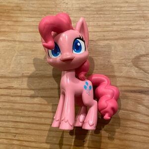 Pinky pie 2021 pony friends molded hair My Little Pony
